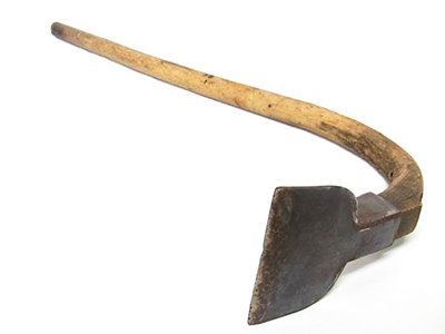 大工用 鉞（マサカリ）大 作業場にて｜大進建設