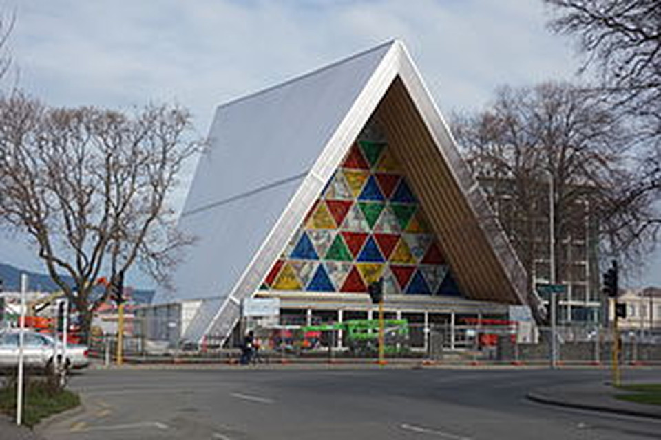 300pxcardboard_cathedral_03